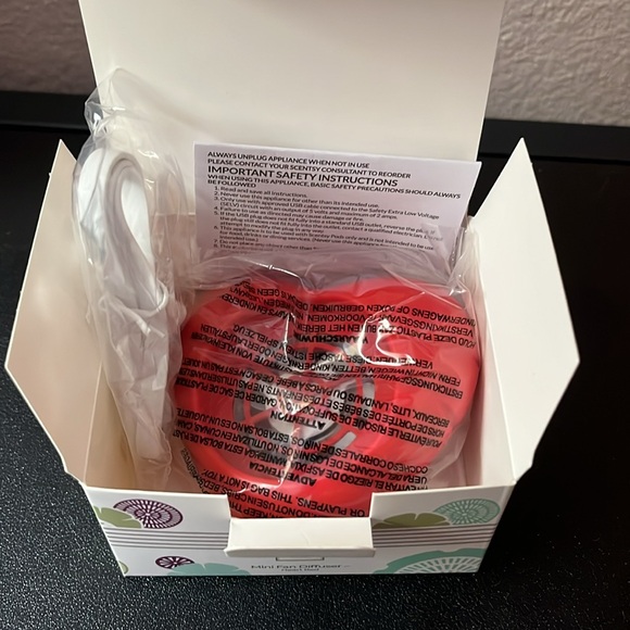 Scentsy Heart Red Mini Fan & Scent Pods Bundle - Picture 5 of 5
